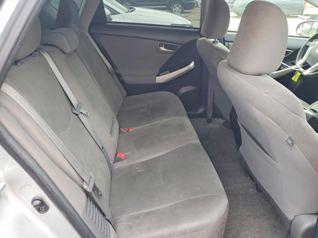 2015 TOYOTA PRIUS photo 10