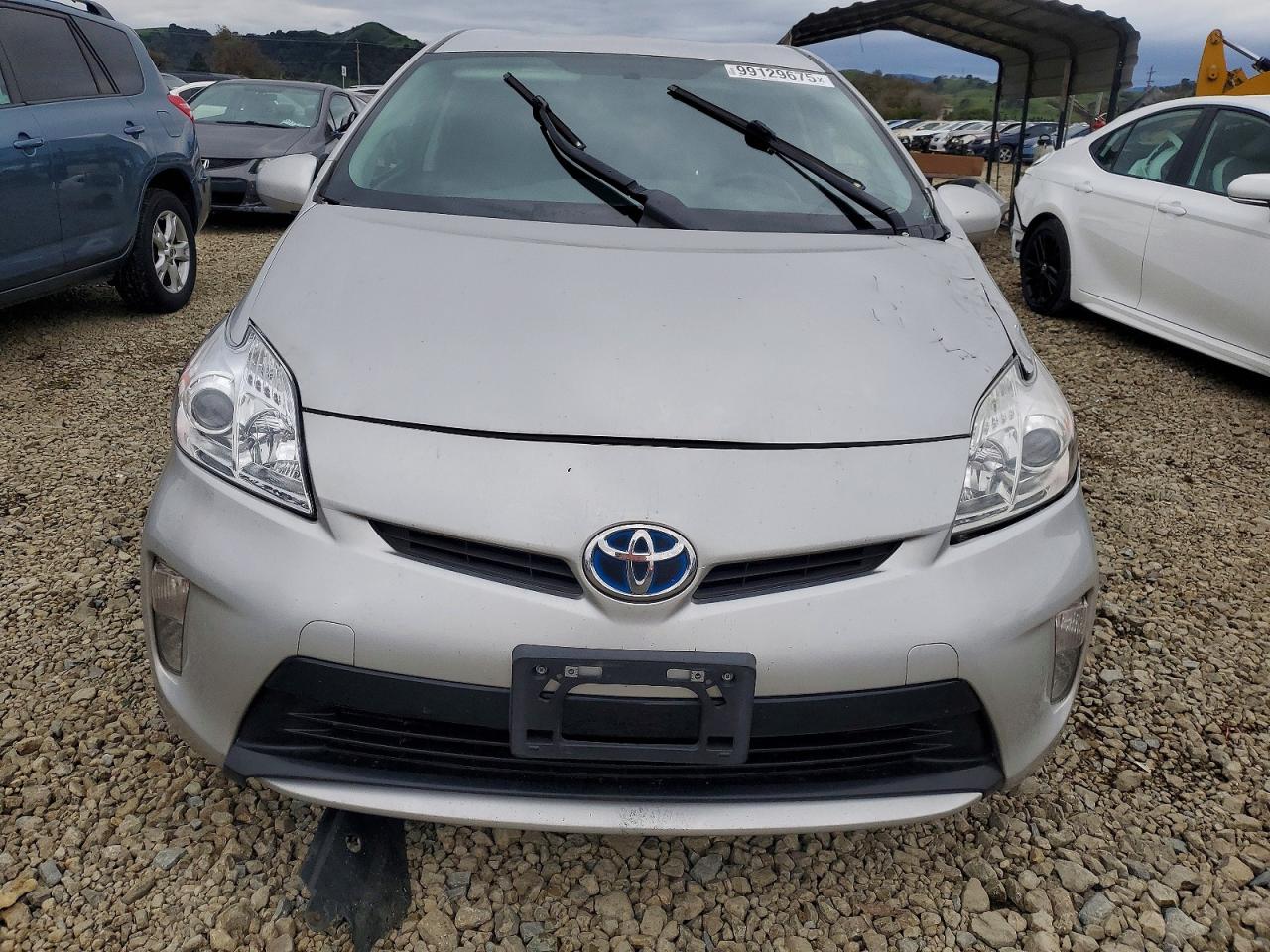 2015 TOYOTA PRIUS photo 5