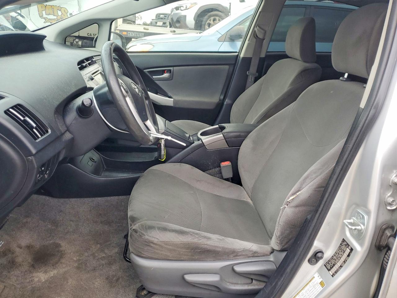 2015 TOYOTA PRIUS photo 7