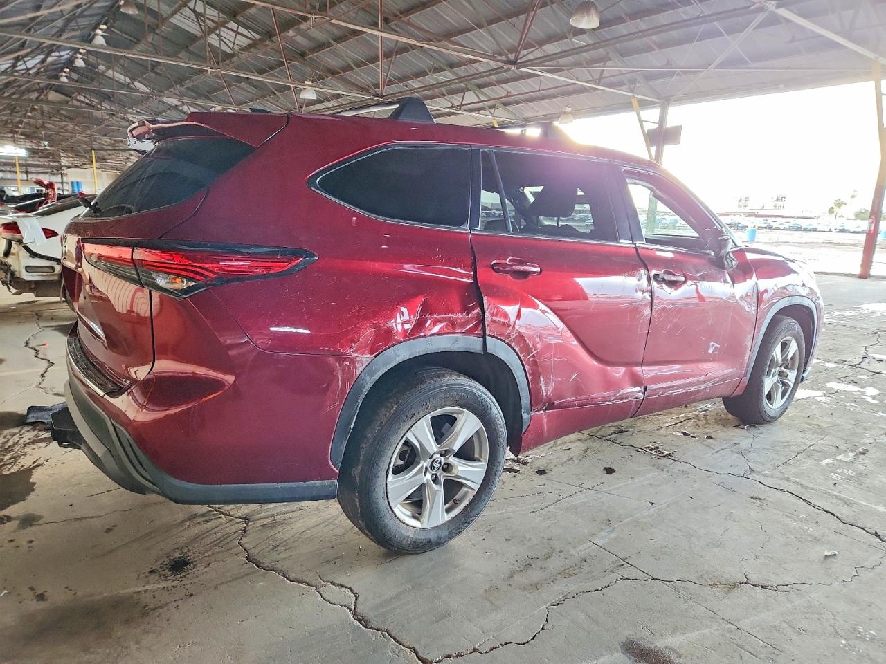 2022 TOYOTA HIGHLANDER L photo 3