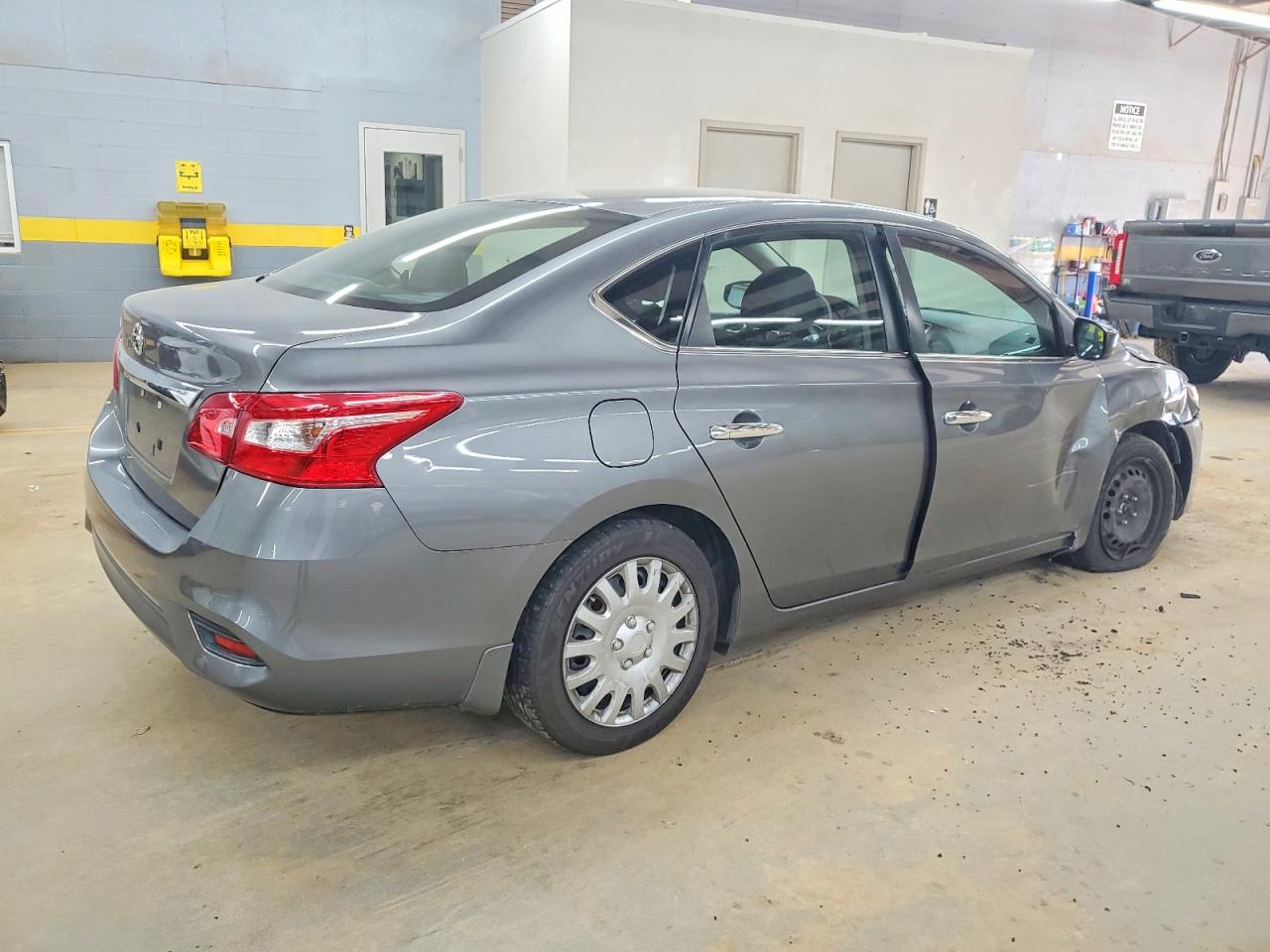 2017 NISSAN SENTRA S photo 3