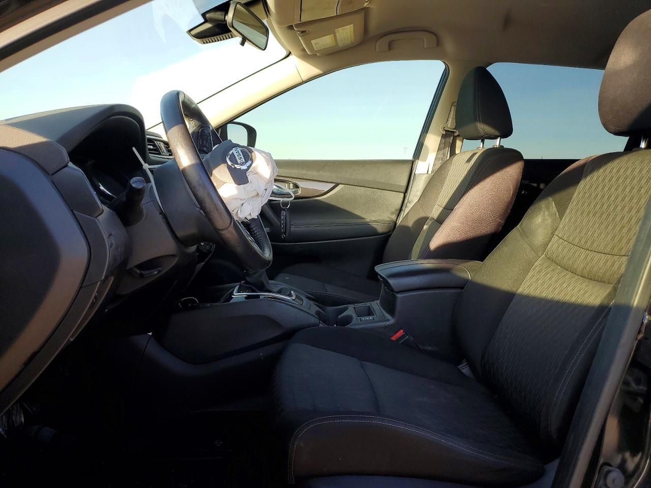 2019 NISSAN ROGUE S photo 7