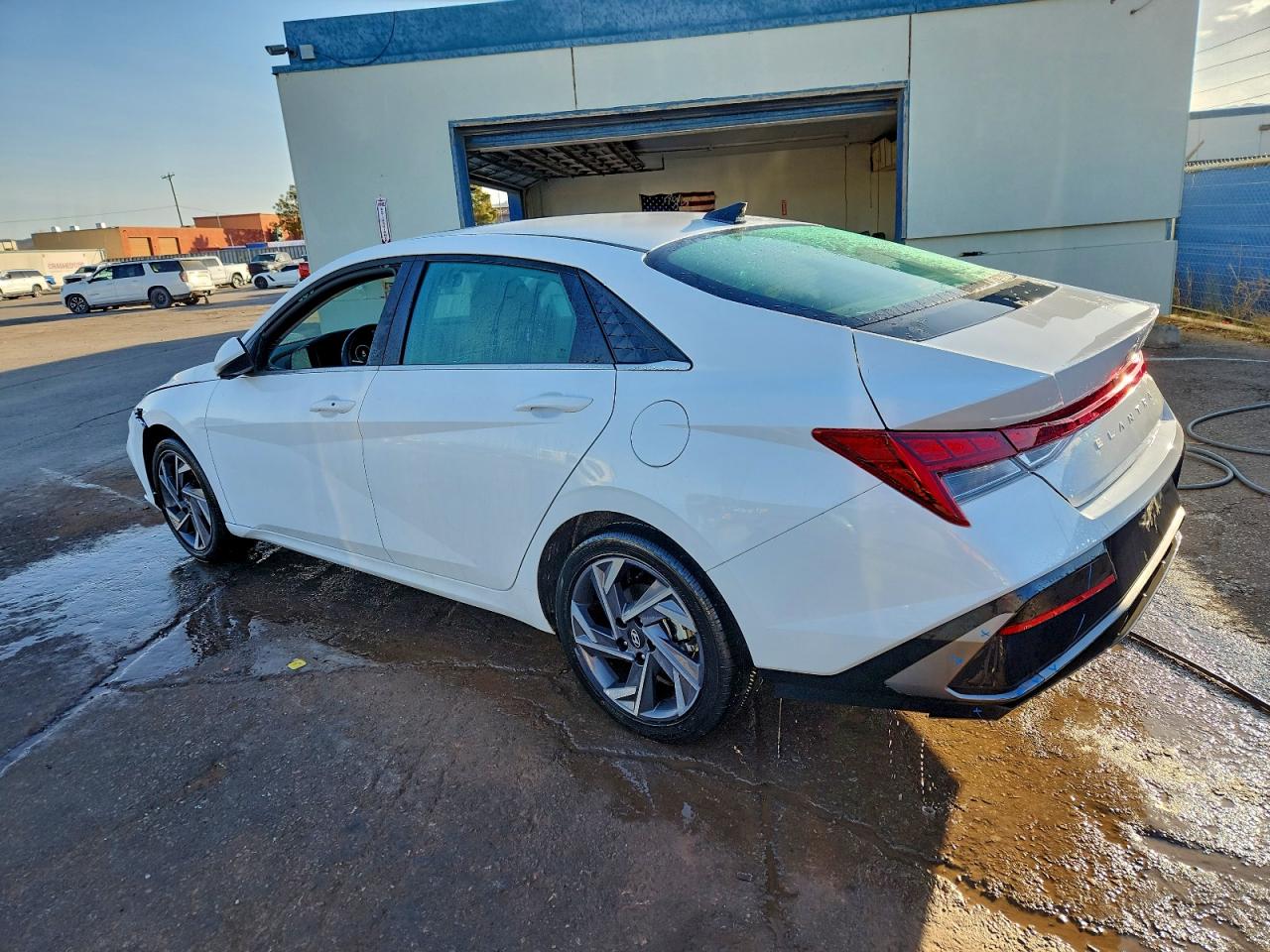 2025 HYUNDAI ELANTRA SEL photo 2