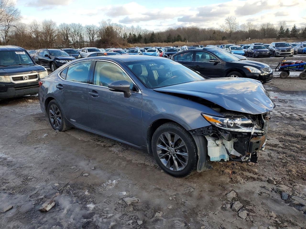 2013 LEXUS ES 300H photo 4