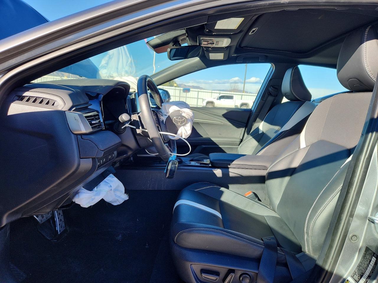 2025 TOYOTA CAMRY SE photo 7