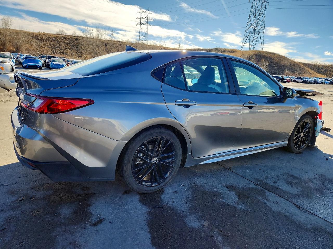 2025 TOYOTA CAMRY SE photo 3