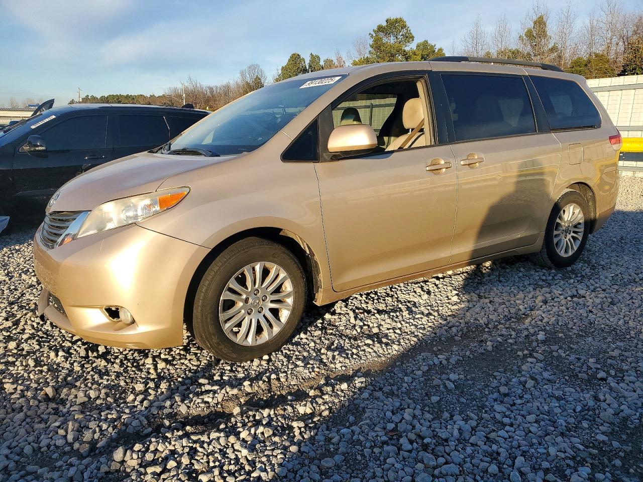 2014 TOYOTA SIENNA