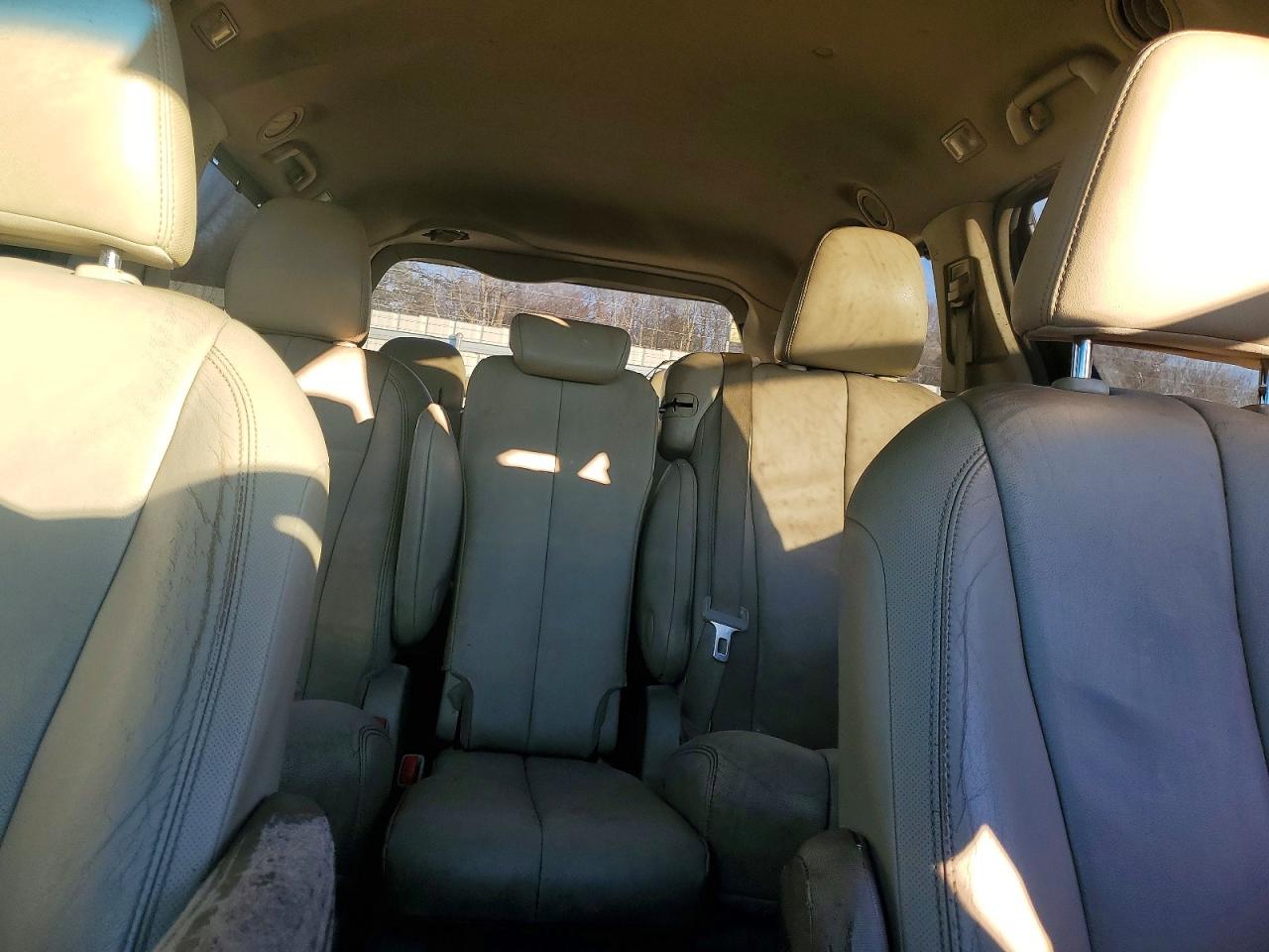 2014 TOYOTA SIENNA XLE photo 10