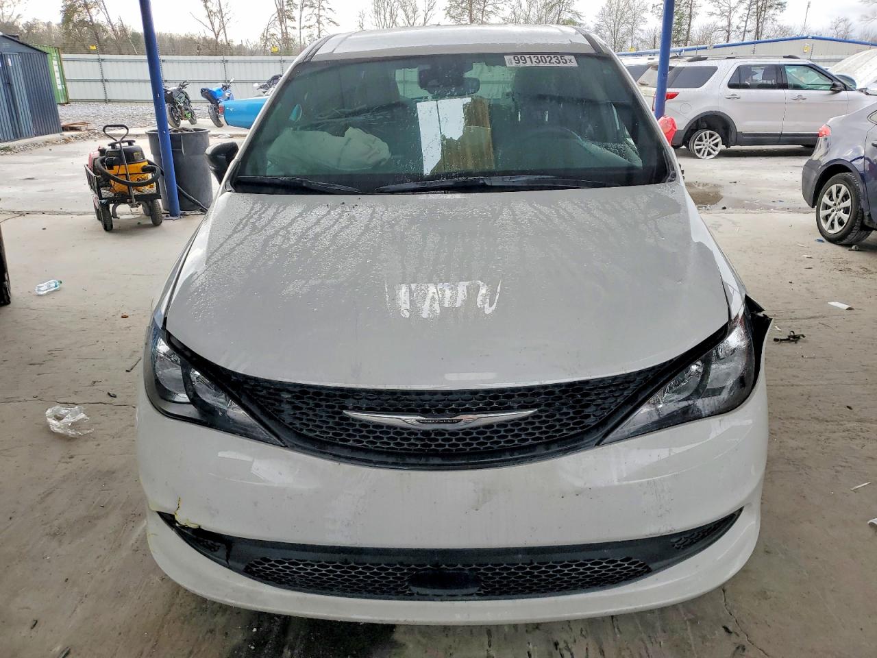 2025 CHRYSLER VOYAGER LX photo 5