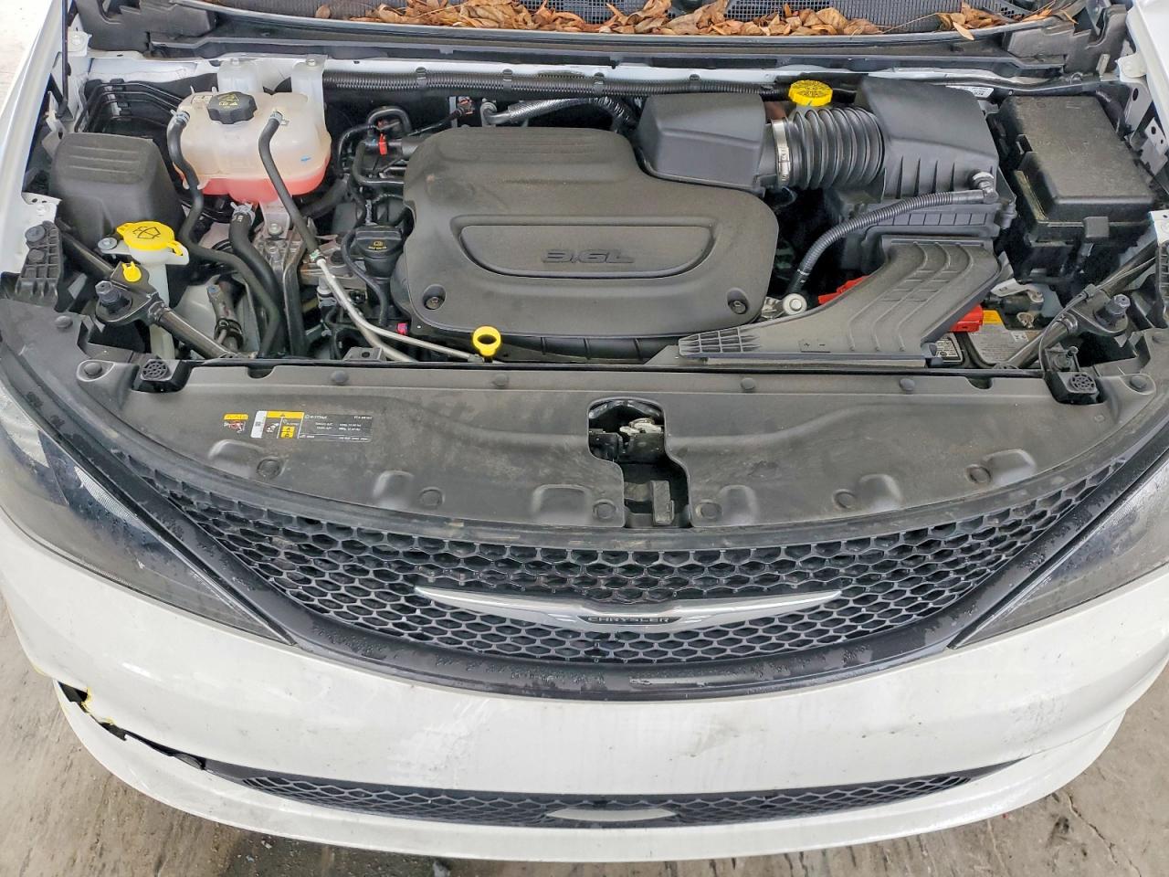 2025 CHRYSLER VOYAGER LX photo 11