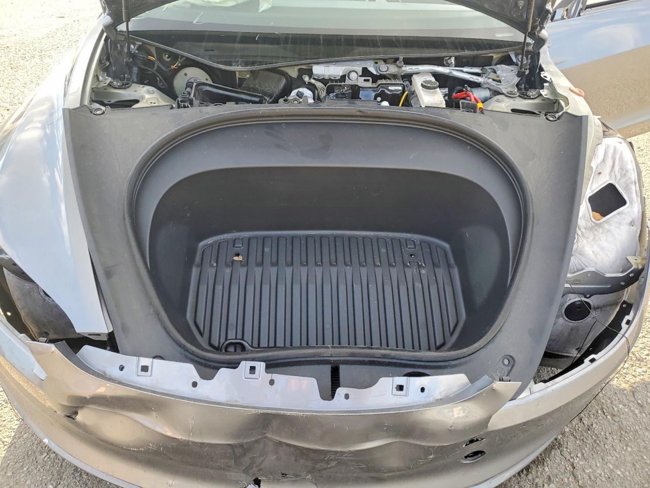 2024 TESLA MODEL 3 photo 11