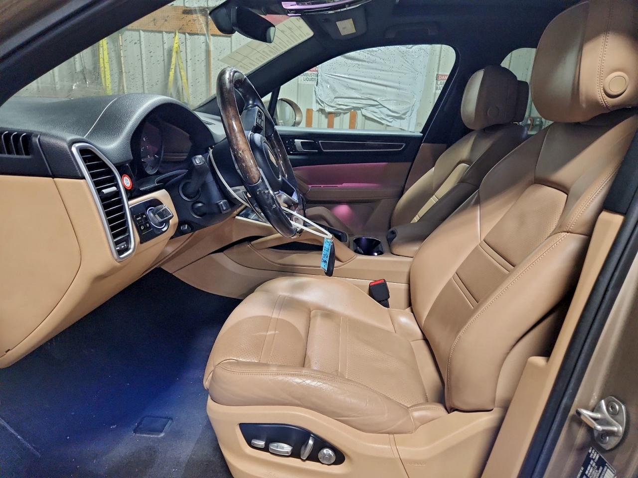 2019 PORSCHE CAYENNE photo 7