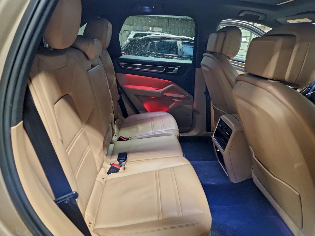 2019 PORSCHE CAYENNE photo 11