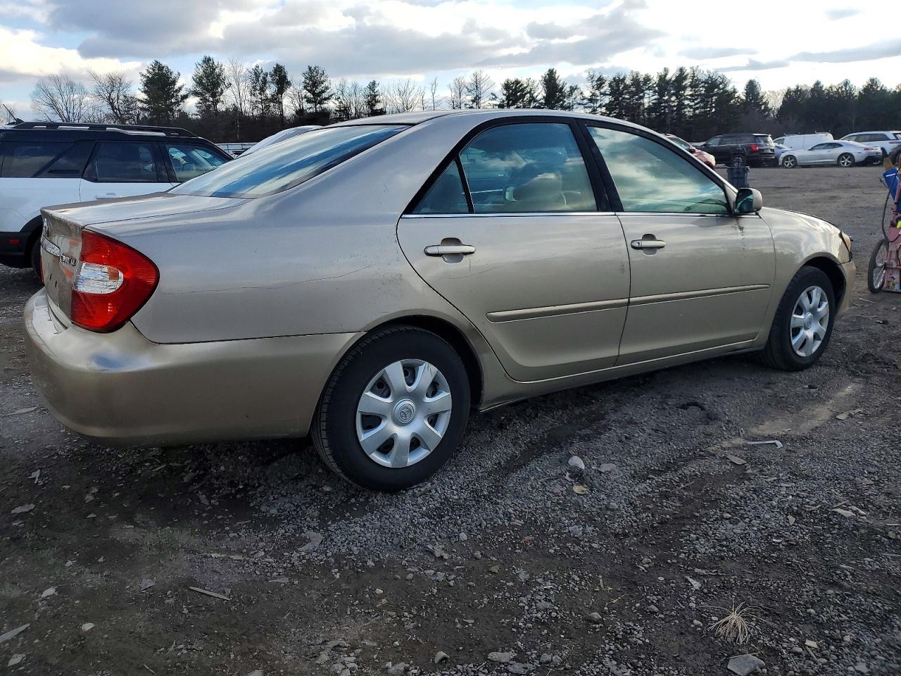 2003 TOYOTA CAMRY LE photo 3