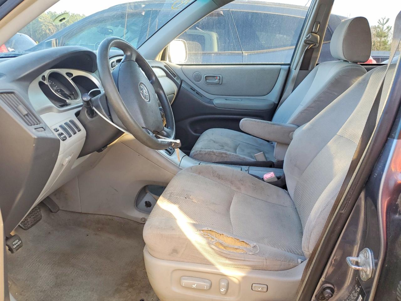 2005 TOYOTA HIGHLANDER photo 13