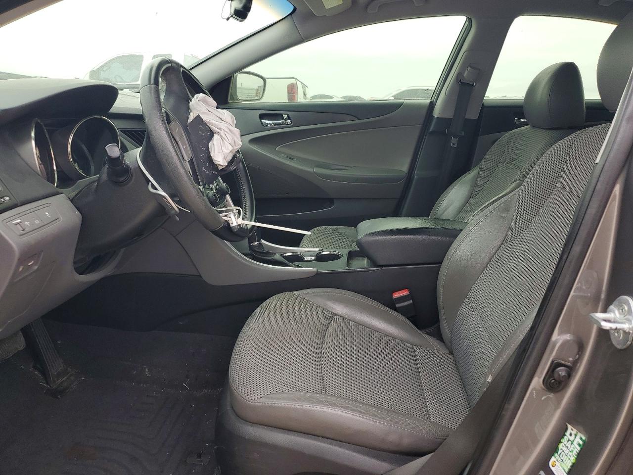 2012 HYUNDAI SONATA SE photo 7