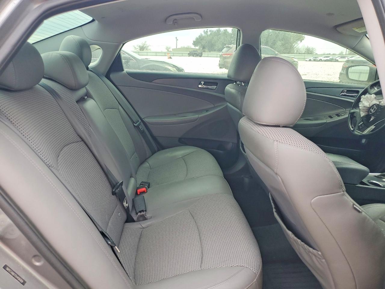 2012 HYUNDAI SONATA SE photo 10