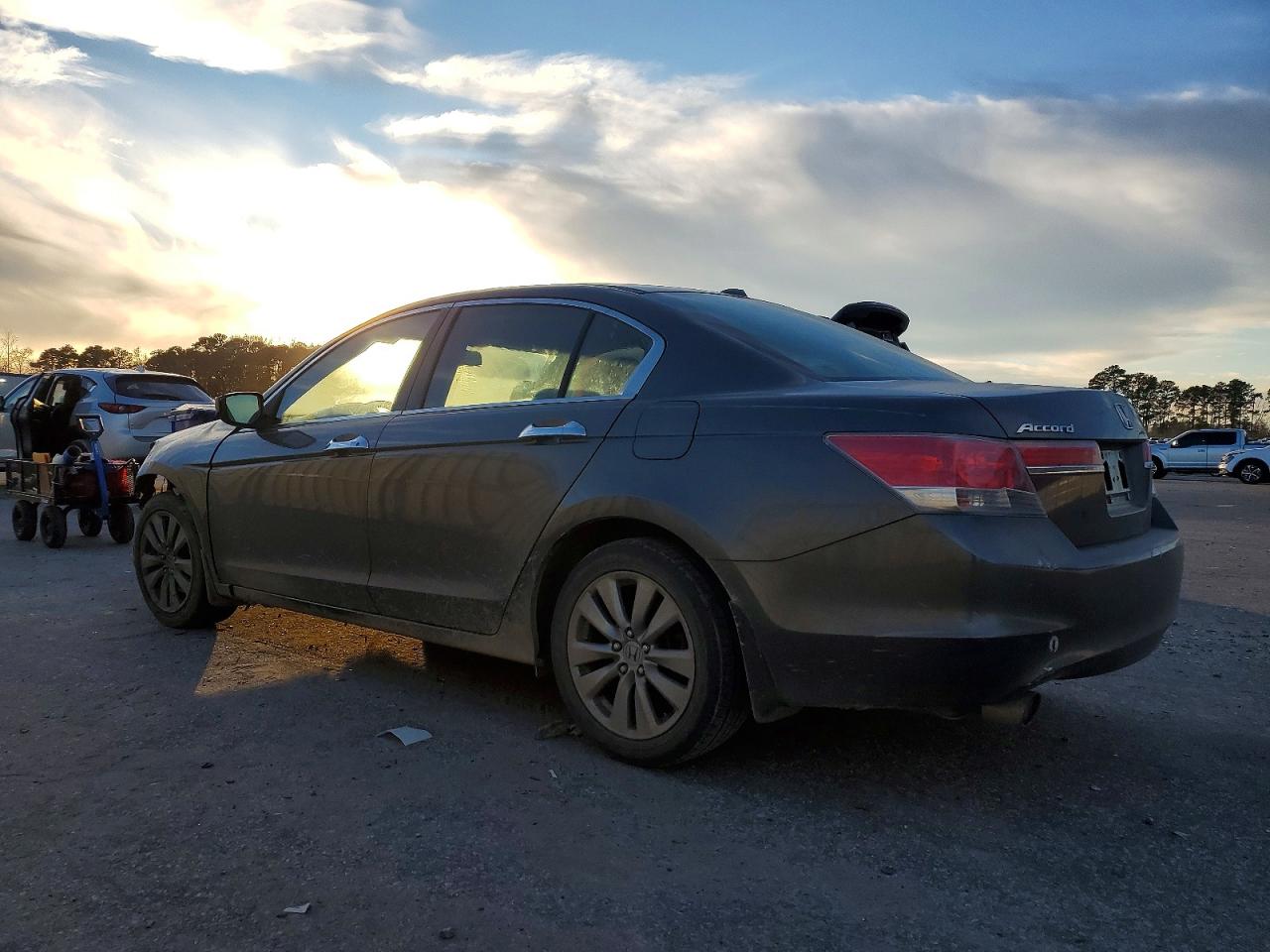 2011 HONDA ACCORD EXL photo 2