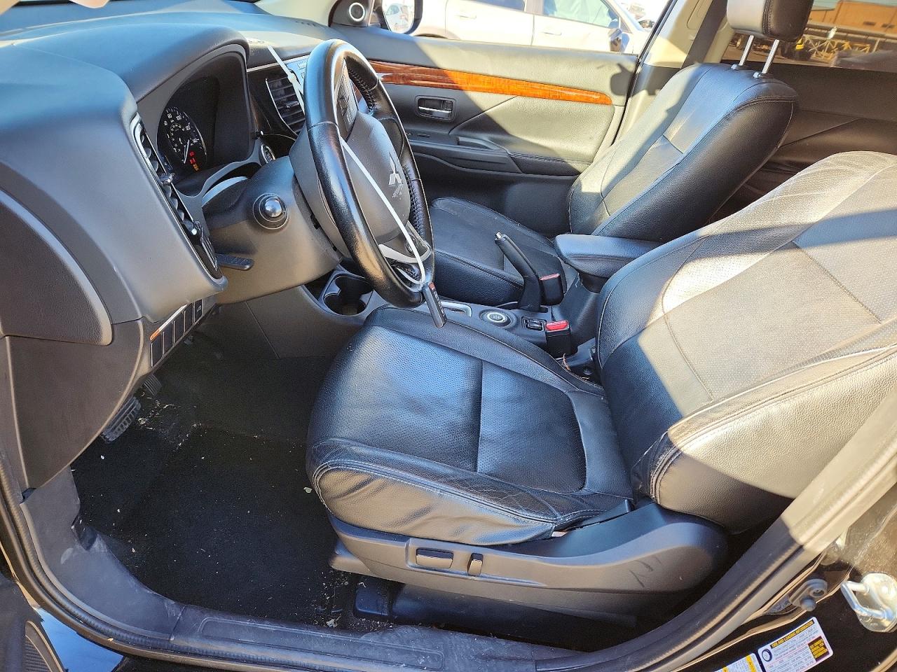 2015 MITSUBISHI OUTLANDER SE photo 7