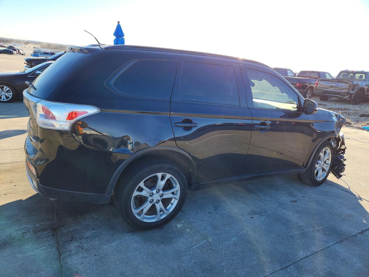 2015 MITSUBISHI OUTLANDER SE photo 3