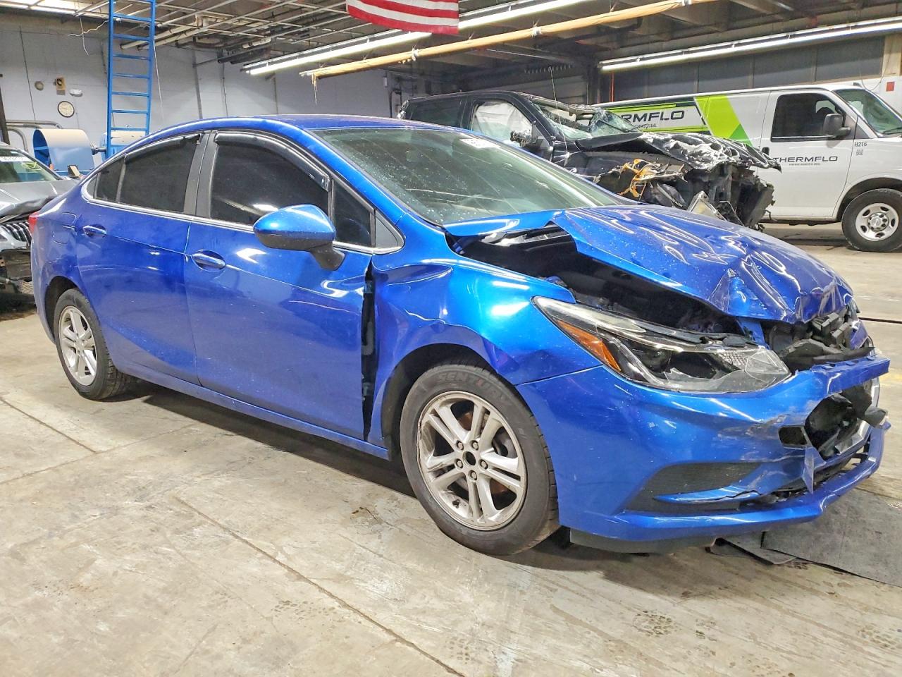 2017 CHEVROLET CRUZE LT photo 4