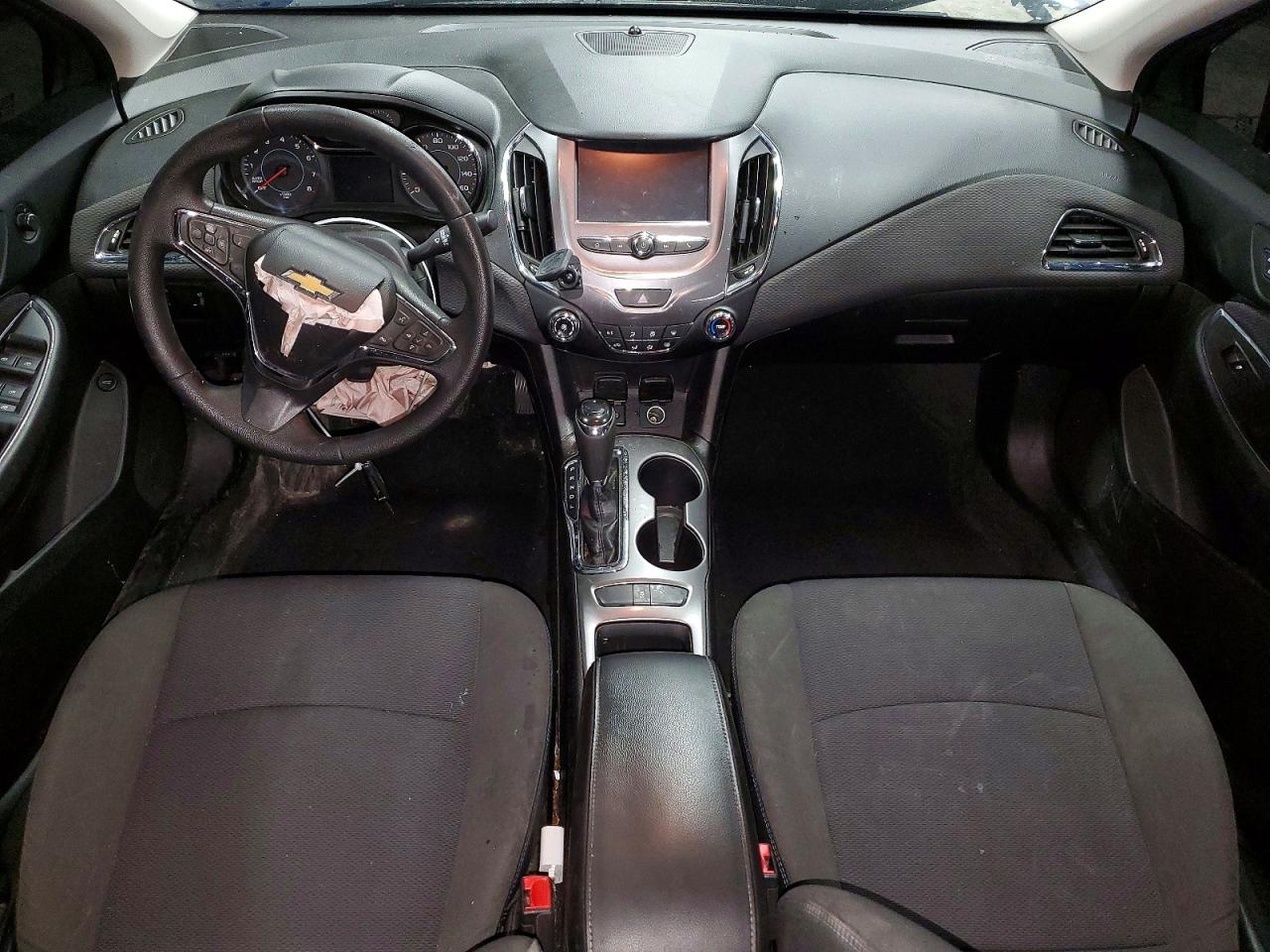 2017 CHEVROLET CRUZE LT photo 8