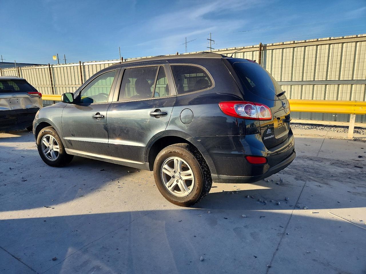 2012 HYUNDAI SANTA FE GLS photo 3
