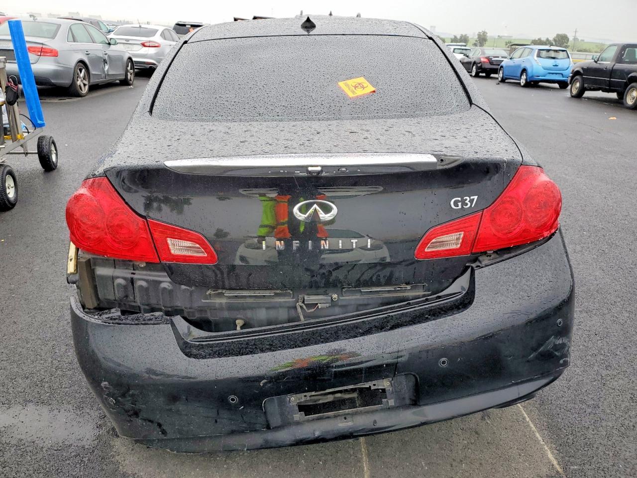 2013 INFINITI G37 BASE photo 11