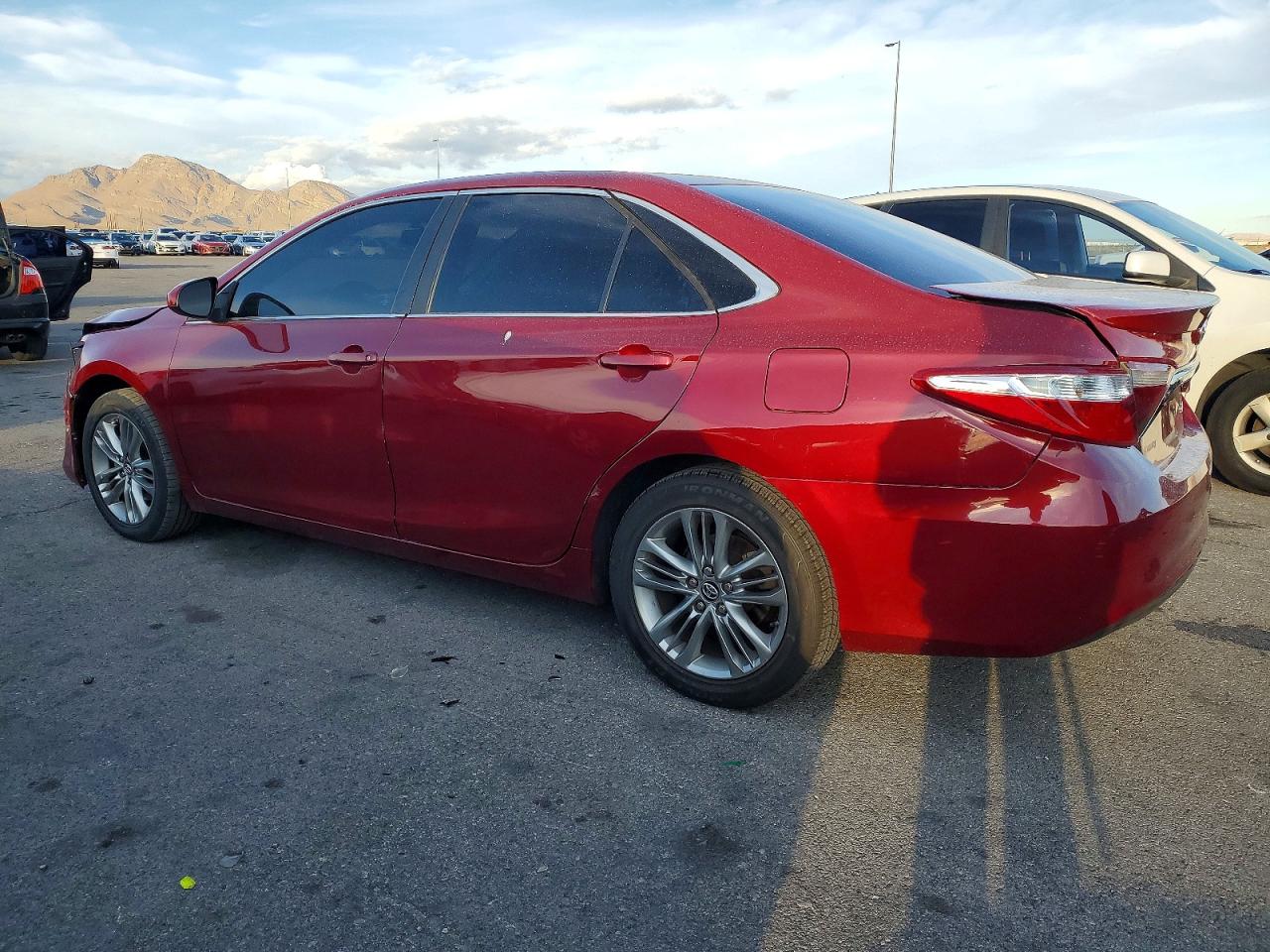 2017 TOYOTA CAMRY LE photo 2