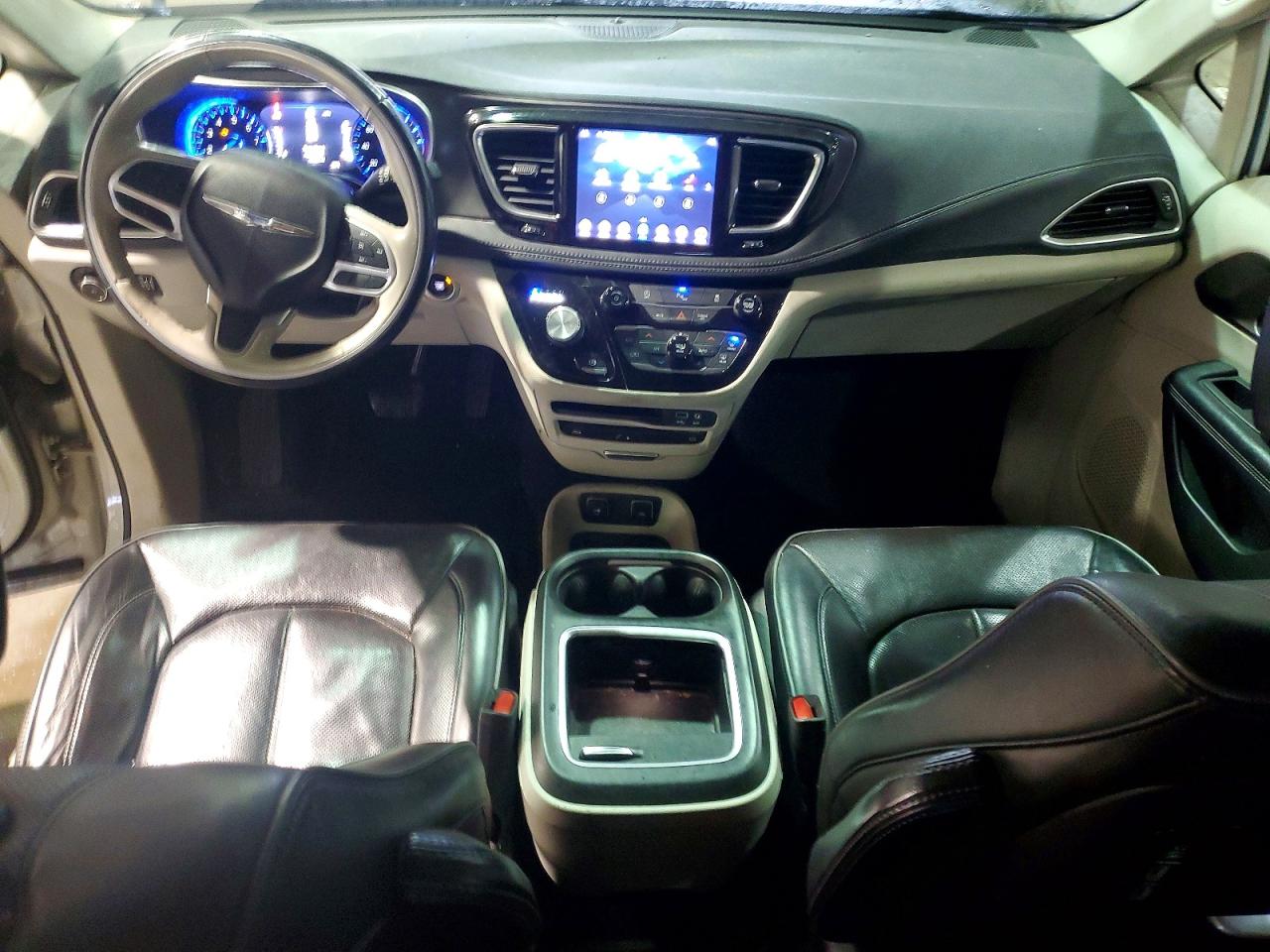 2019 CHRYSLER PACIFICA LIMITED photo 8