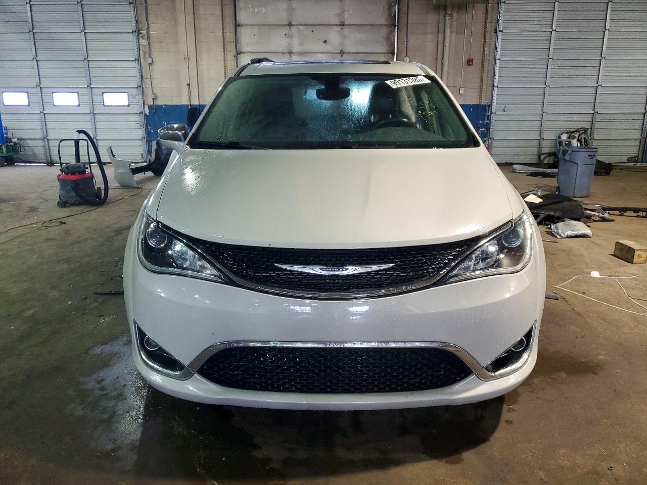 2019 CHRYSLER PACIFICA LIMITED photo 5