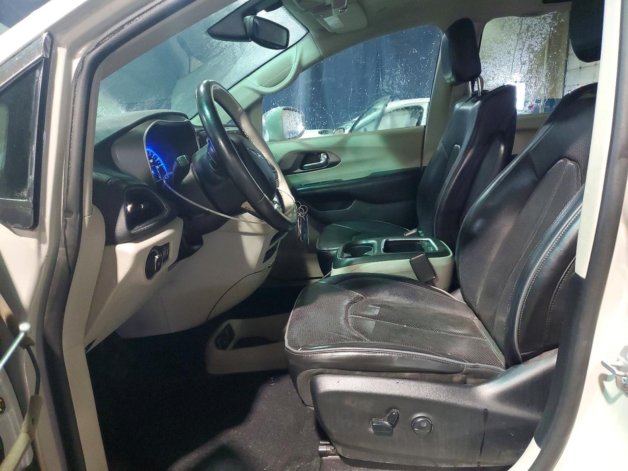 2019 CHRYSLER PACIFICA LIMITED photo 7