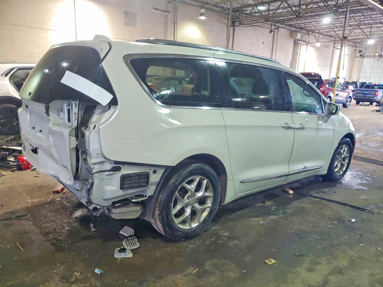 2019 CHRYSLER PACIFICA LIMITED photo 3