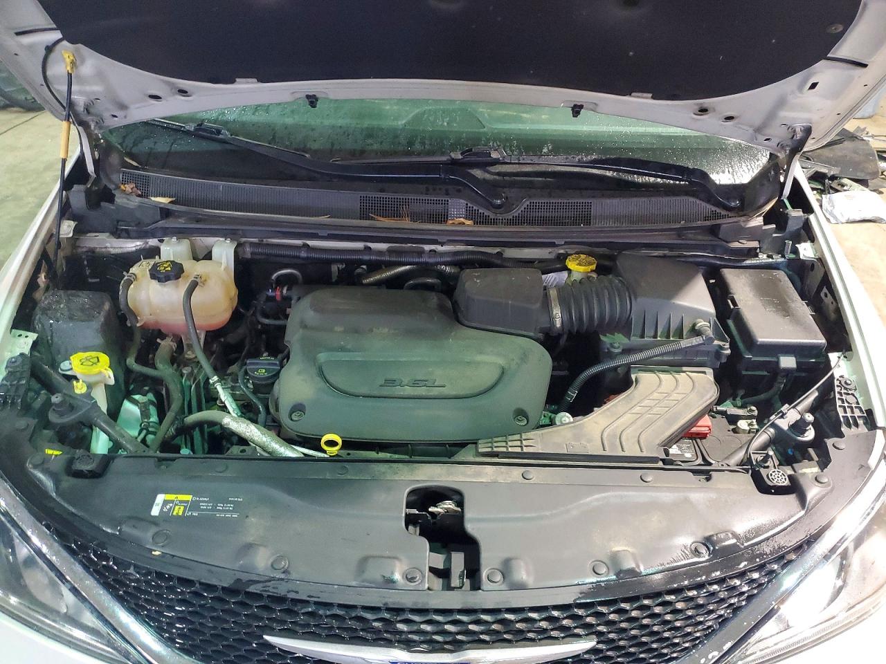2019 CHRYSLER PACIFICA LIMITED photo 12