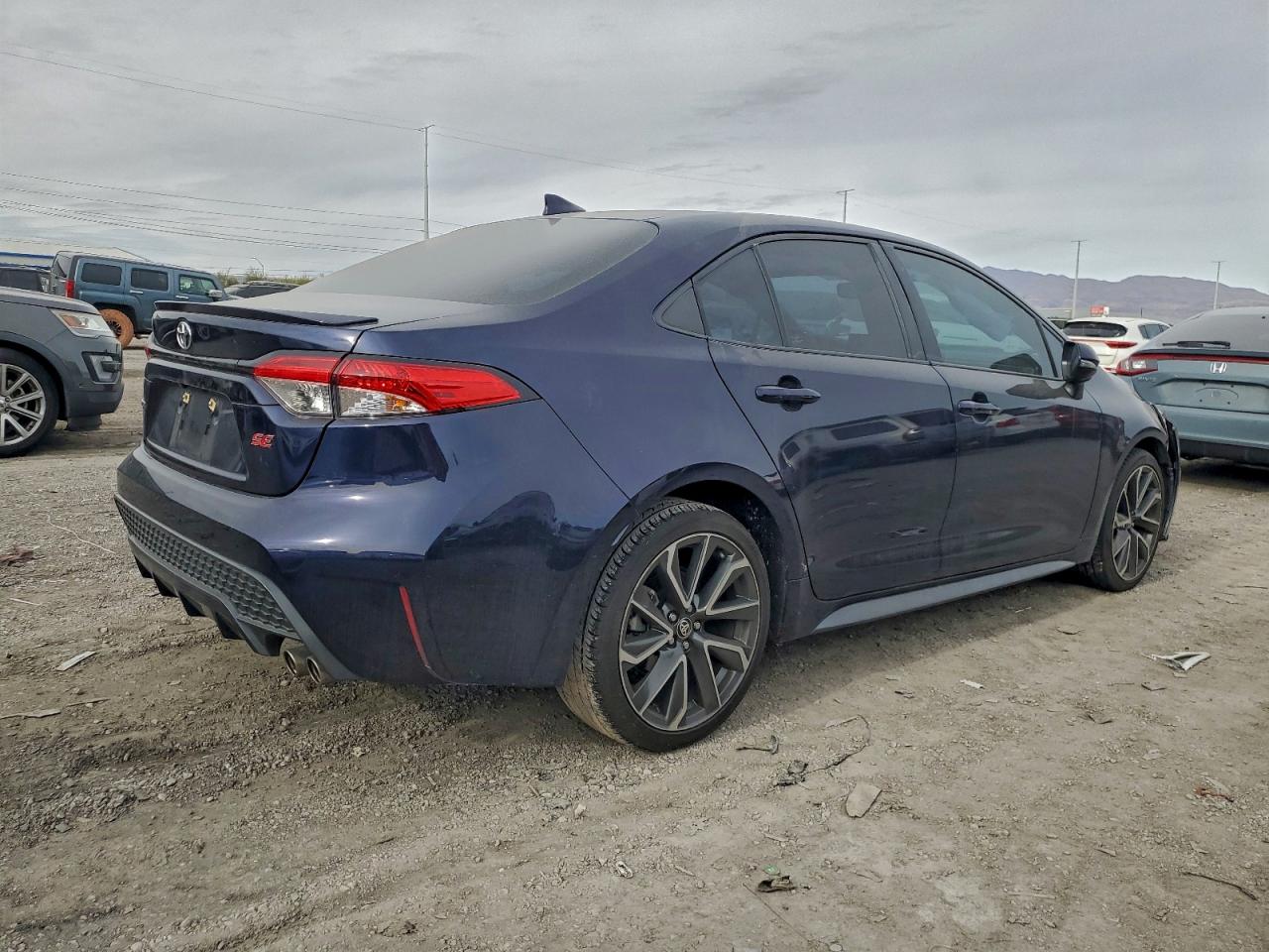 2022 TOYOTA COROLLA SE photo 3
