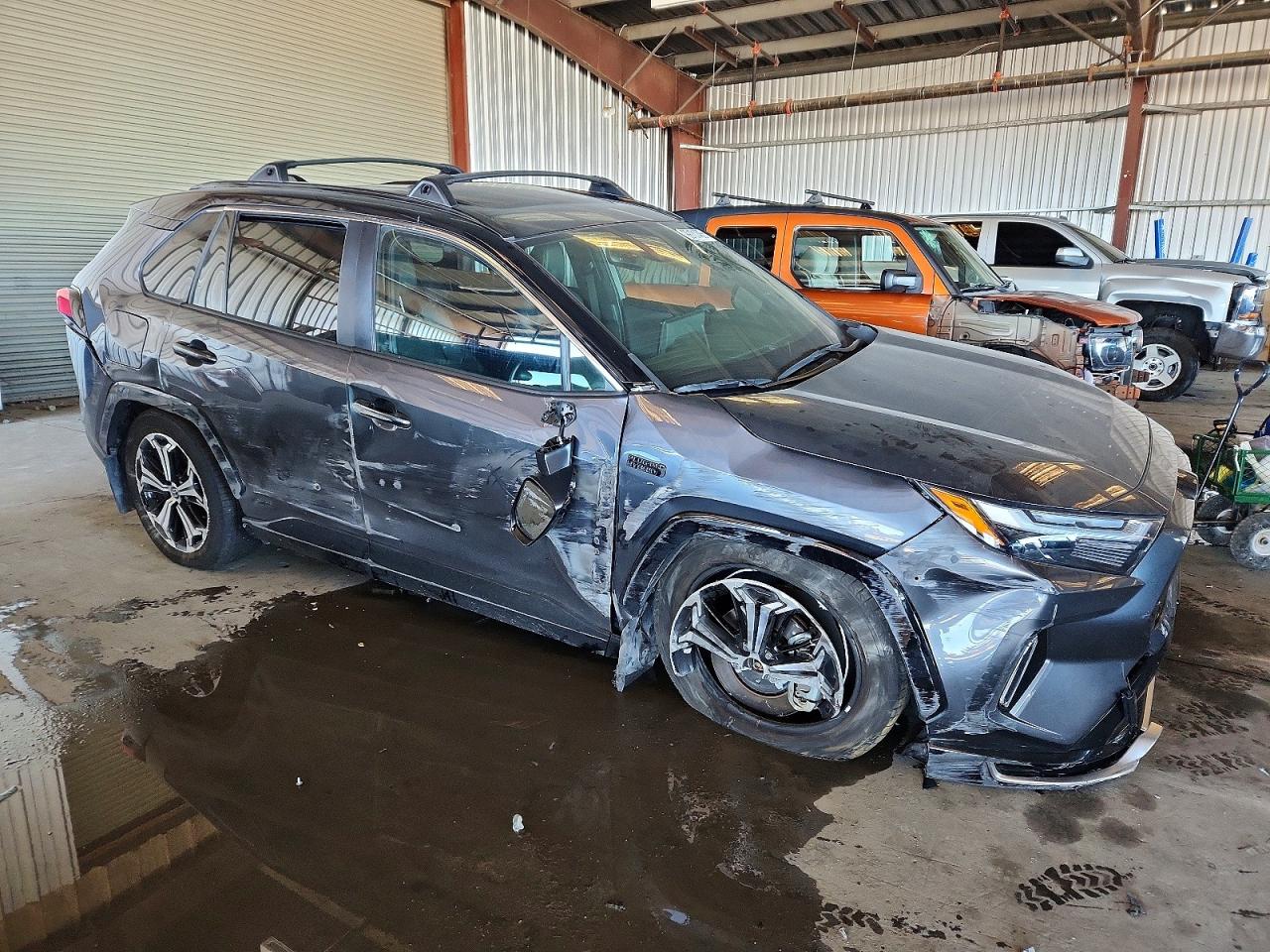 2023 TOYOTA RAV4 PRIME XSE photo 4