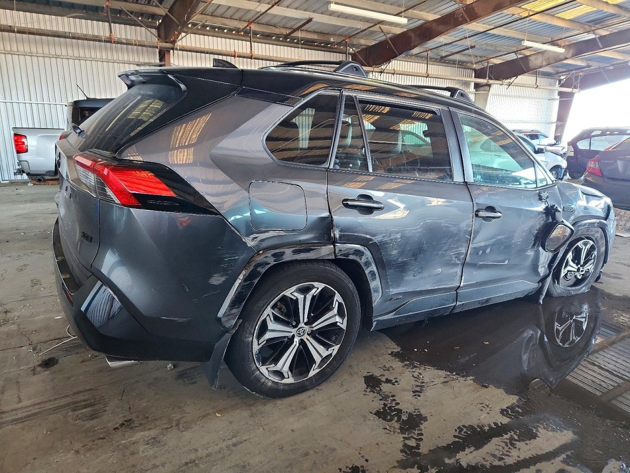 2023 TOYOTA RAV4 PRIME XSE photo 3