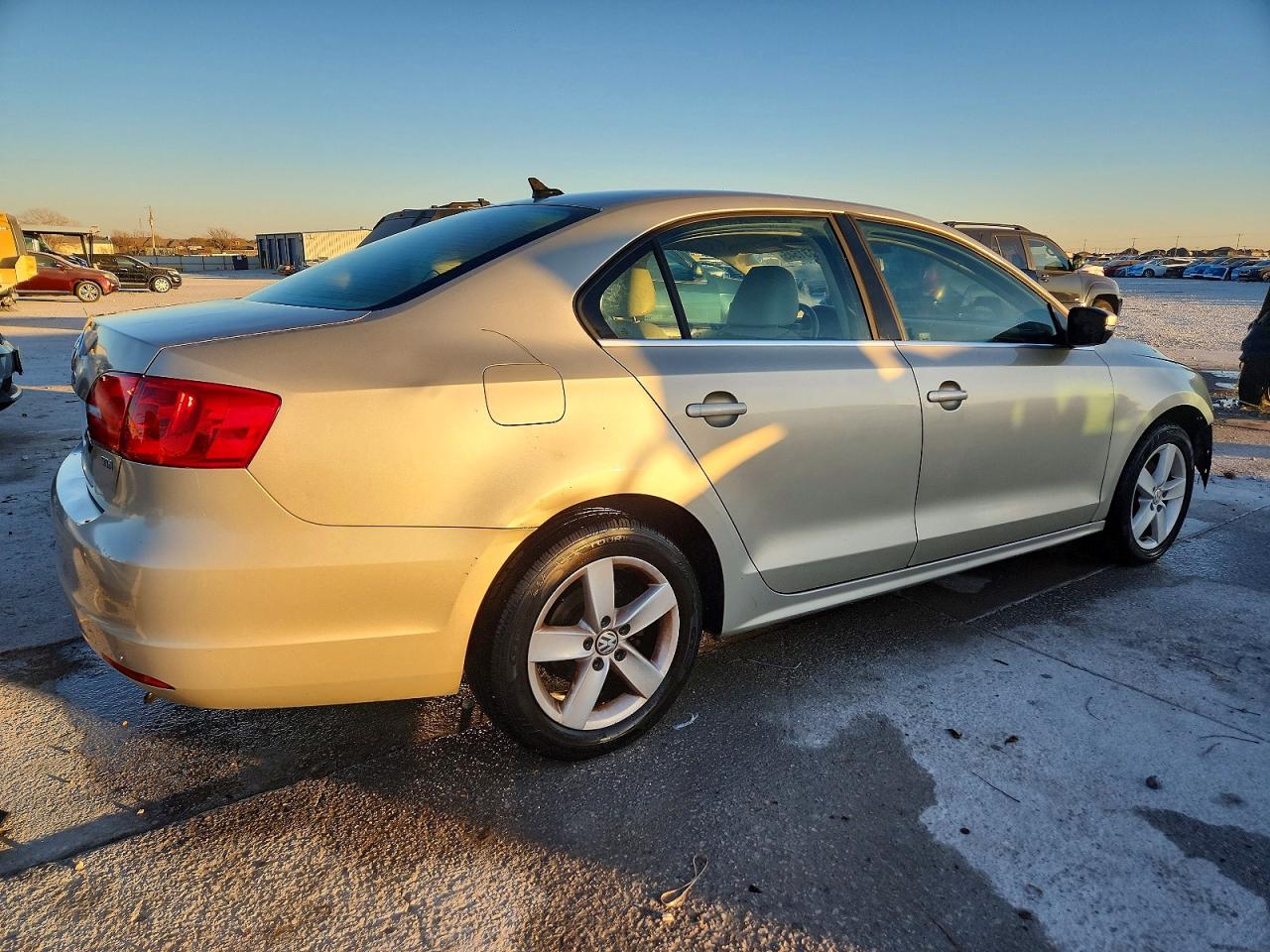 2013 VOLKSWAGEN JETTA TDI photo 5