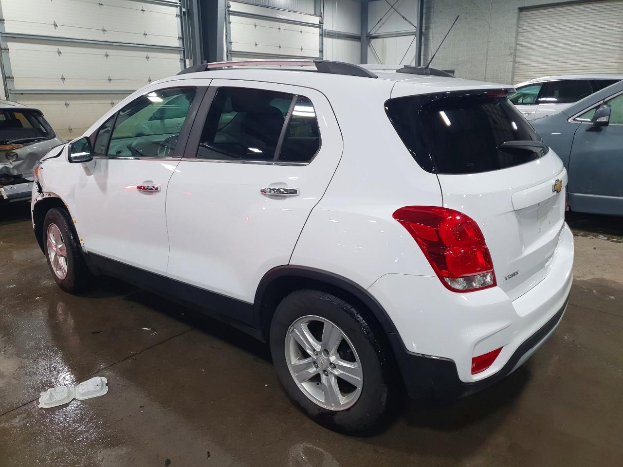 2018 CHEVROLET TRAX 1LT photo 2