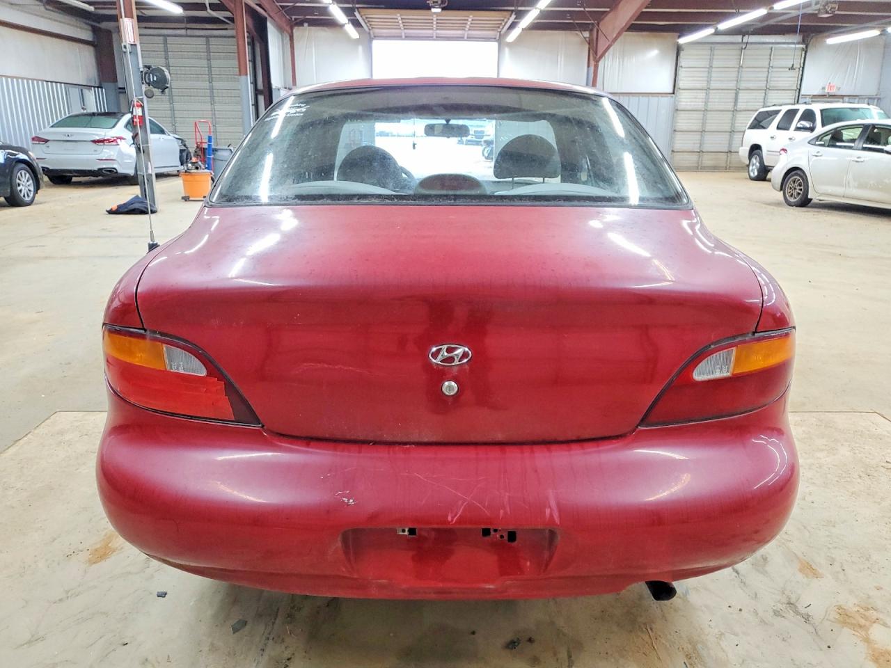 1997 HYUNDAI ELANTRA BASE photo 11