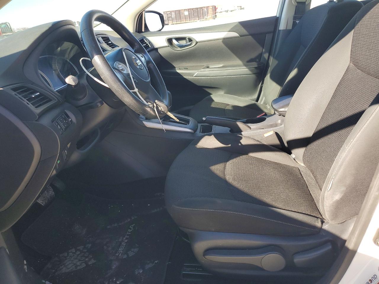 2019 NISSAN SENTRA S photo 7