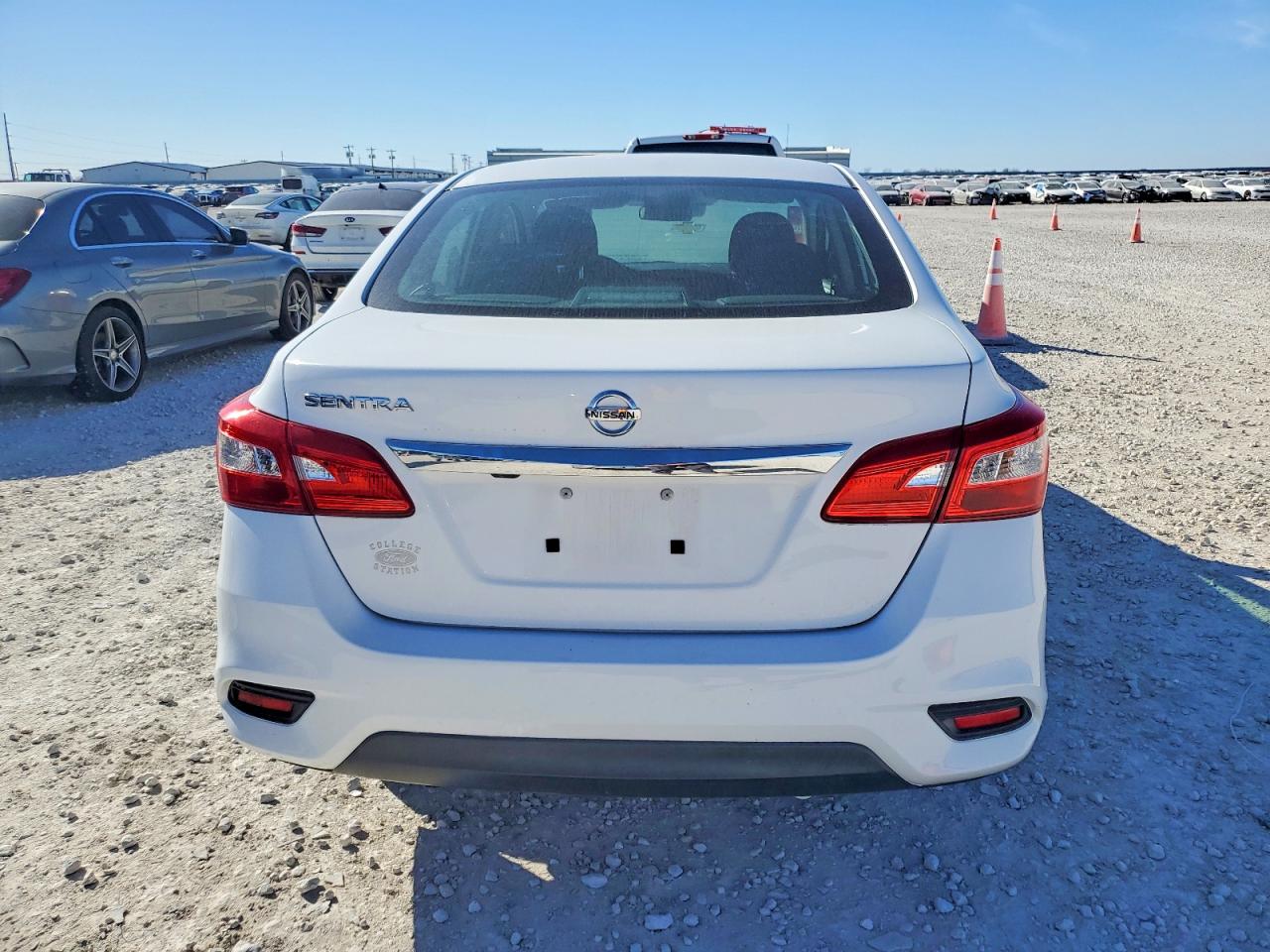 2019 NISSAN SENTRA S photo 6