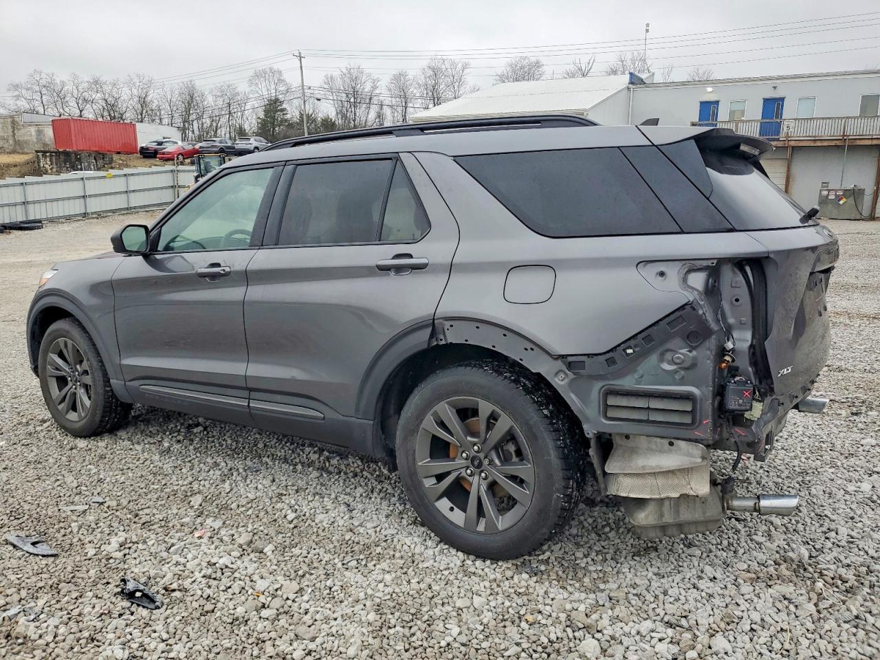 2021 FORD EXPLORER XLT photo 2