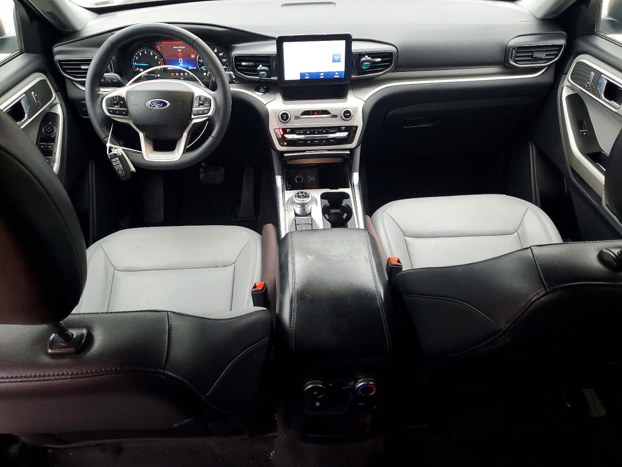2021 FORD EXPLORER XLT photo 8