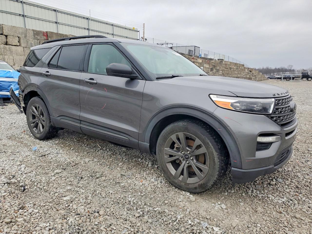 2021 FORD EXPLORER XLT photo 4