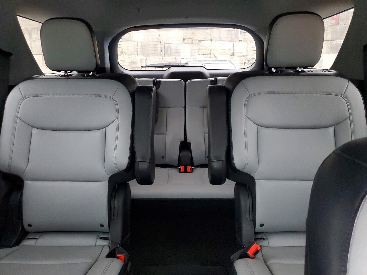 2021 FORD EXPLORER XLT photo 10