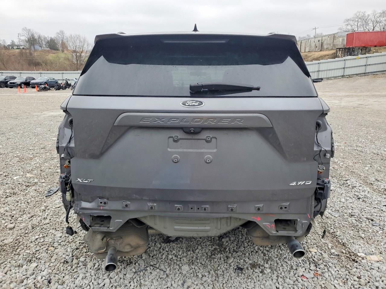 2021 FORD EXPLORER XLT photo 6