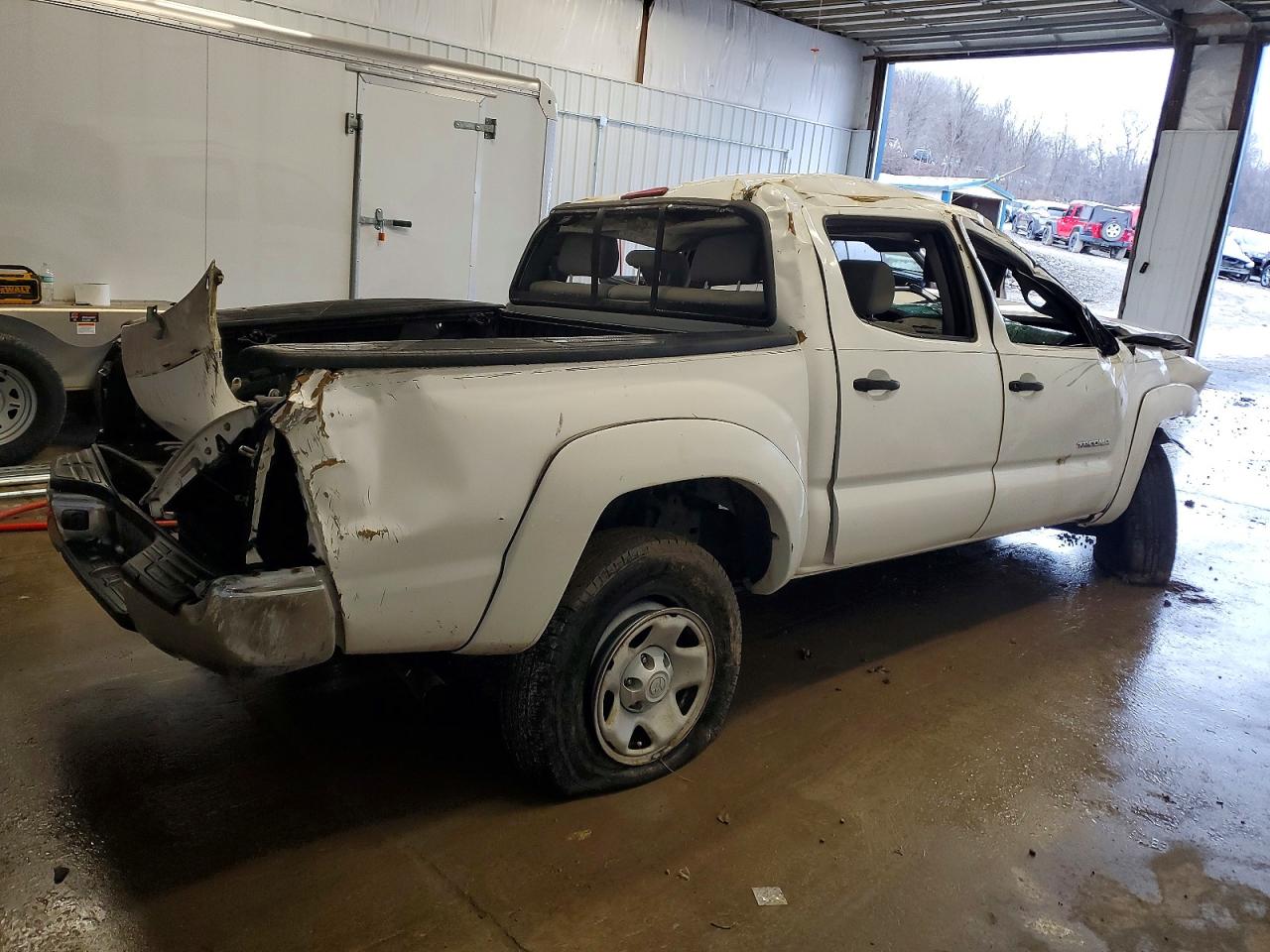 2005 TOYOTA TACOMA DOUBLE CAB photo 3