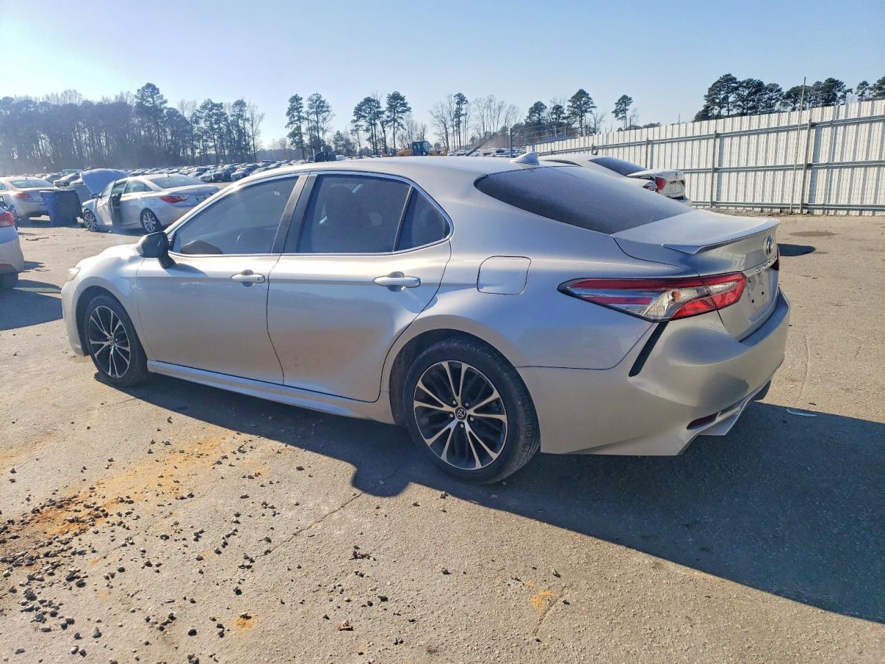 2019 TOYOTA CAMRY L photo 2