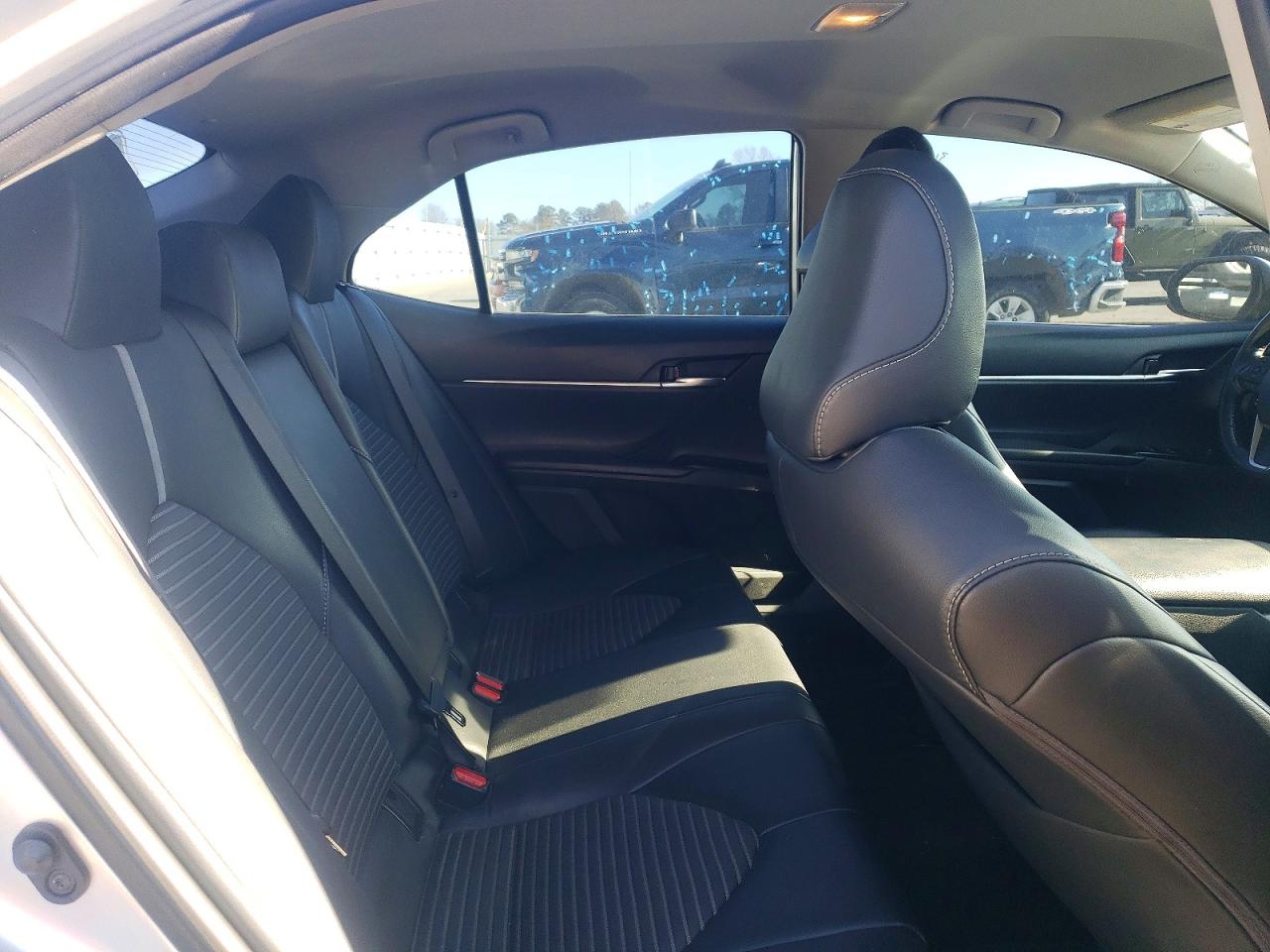2019 TOYOTA CAMRY L photo 10